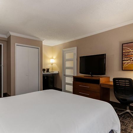 Best Western Ville-Marie Hotel & Suites Montreal Exterior photo