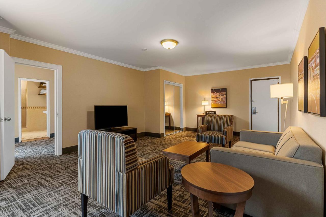 Best Western Ville-Marie Hotel & Suites Montreal Exterior photo
