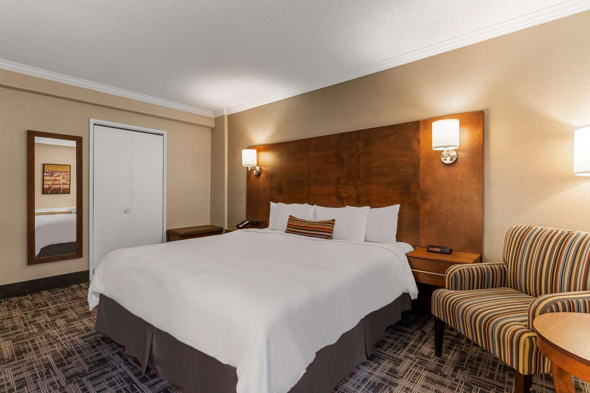 Best Western Ville-Marie Hotel & Suites Montreal Exterior photo